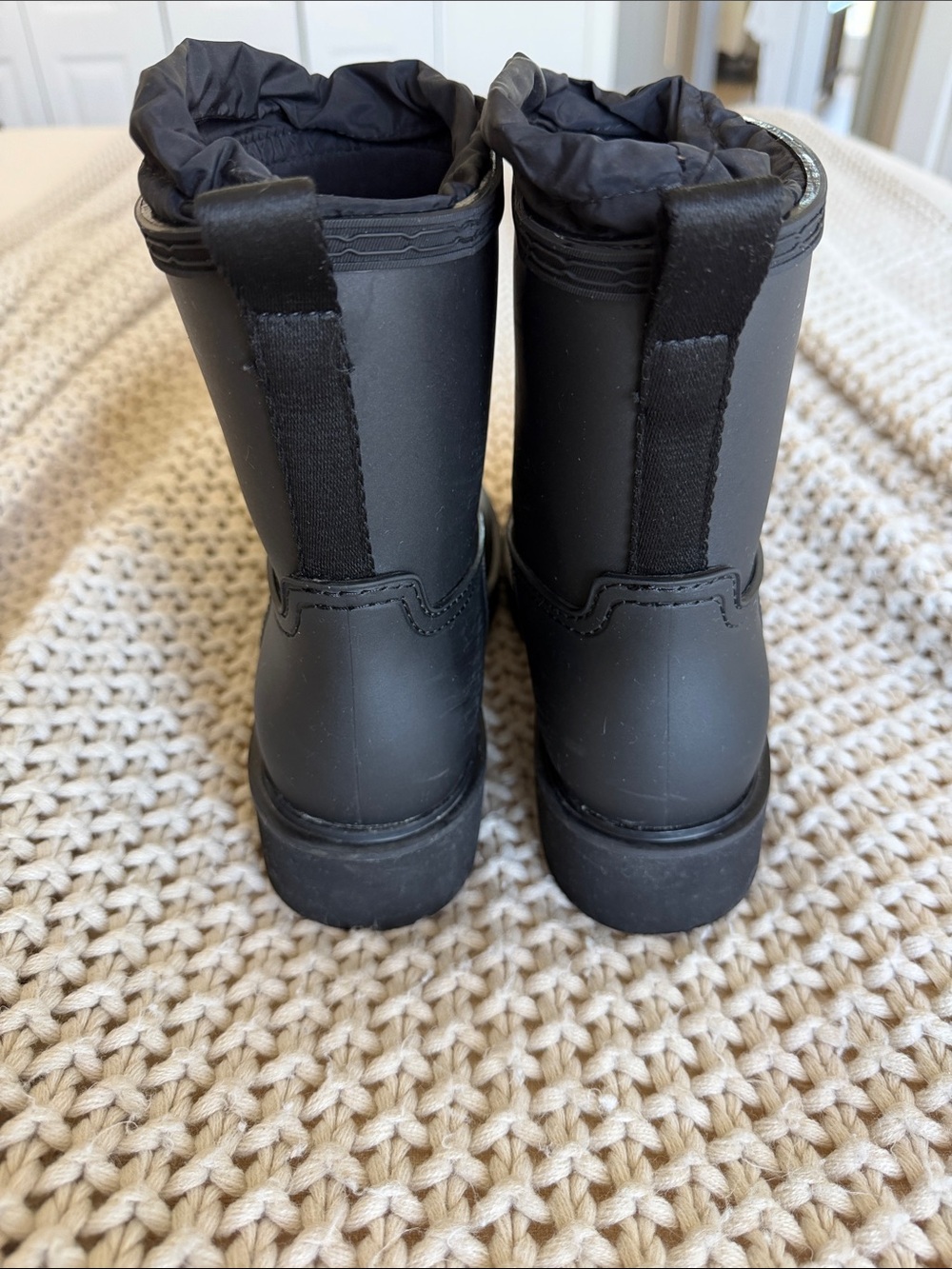 Hunter Cillian Lug Sole Bootie - Picture 6 of 10